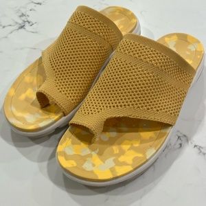 Ryka Desi Sandal - size 6.5 - Yellow knit - NWOT